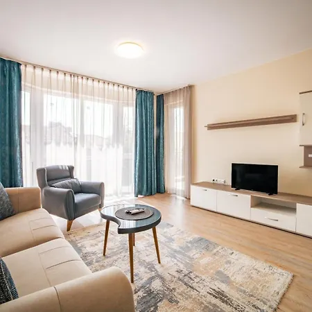 2br W/ Private Garage Tırnova
