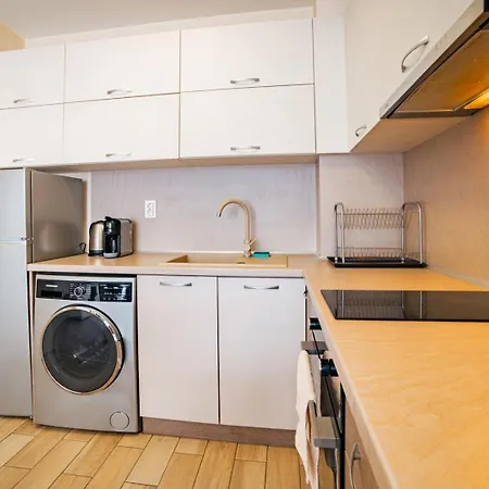 Daire 2br W/ Private Garage