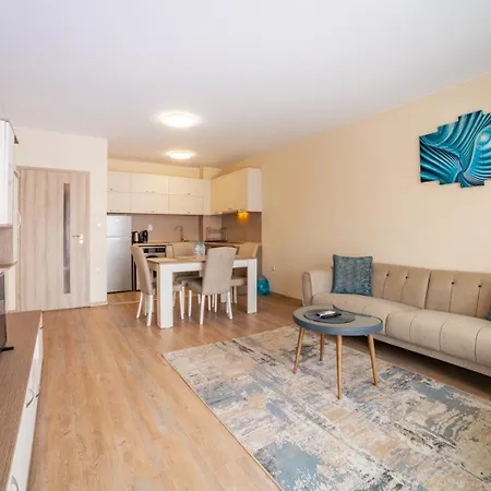 Daire 2br W/ Private Garage
