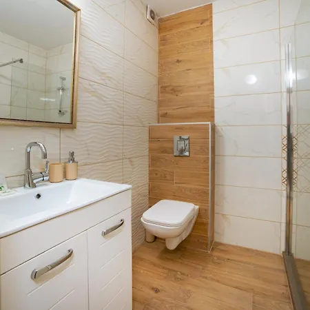 2br W/ Private Garage * Tırnova