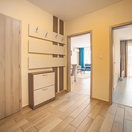 Daire 2br W/ Private Garage Tırnova